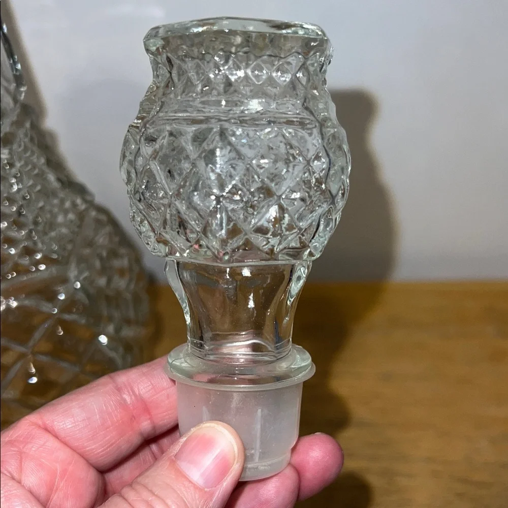 Vintage Anchor Elegant Crystal Glass Decanter